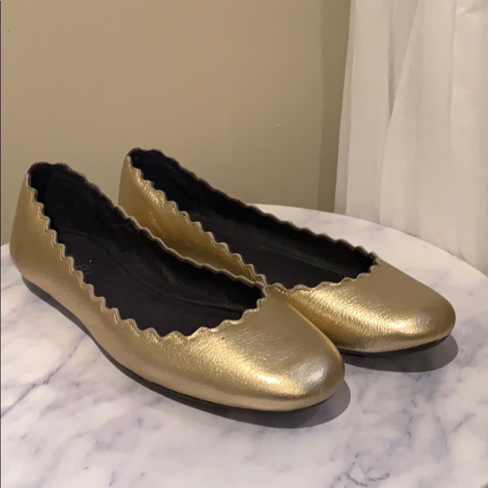 Veneli gold scalloped flats!